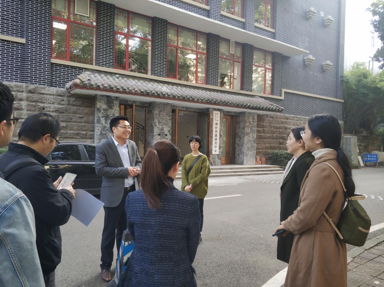 说明: 9db87f0dc0fea91846bf71f155fa555